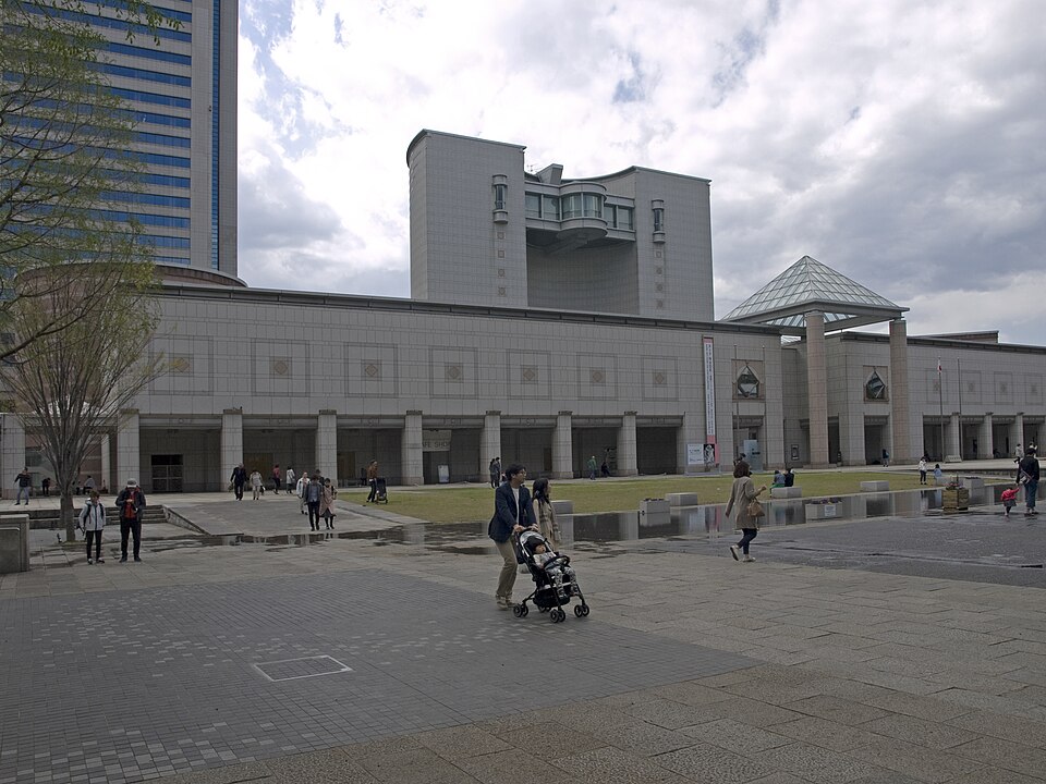 横浜美術館